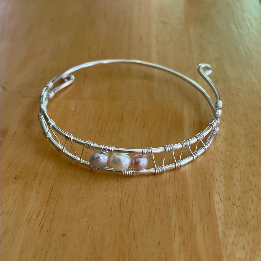 NWOT Artisan Silver Plated and Pearl Wire Wrapped Bracelet